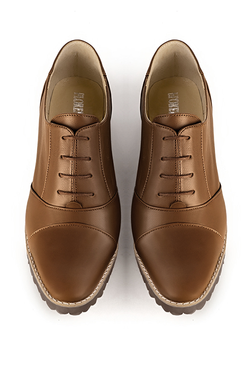 Caramel brown women's casual lace-up shoes. Round toe. Flat rubber soles. Top view - Florence KOOIJMAN